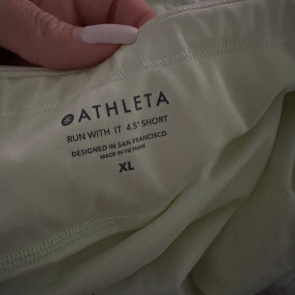 Athleta Run With It 4.5" Short Tequilla Green size XL - Picture 6 of 7